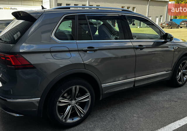 Серый Фольксваген Тигуан, объемом двигателя 1.98 л и пробегом 76 тыс. км за 32000 $, фото 5 на Automoto.ua