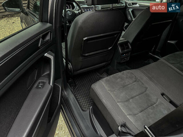 Сірий Фольксваген Тігуан, об'ємом двигуна 1.98 л та пробігом 230 тис. км за 27700 $, фото 99 на Automoto.ua