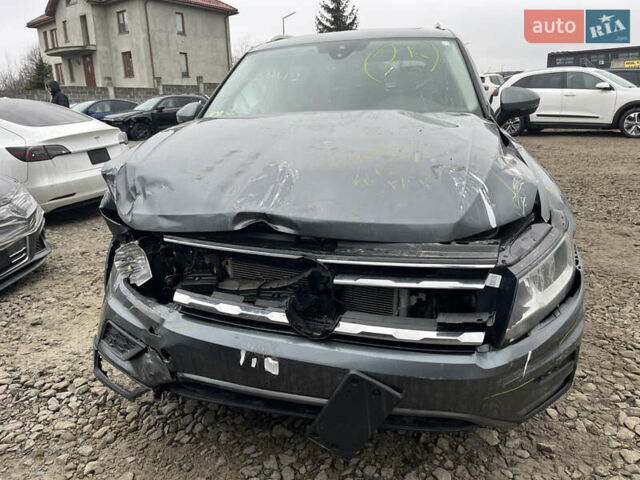 Сірий Фольксваген Тігуан, об'ємом двигуна 2 л та пробігом 176 тис. км за 13500 $, фото 6 на Automoto.ua