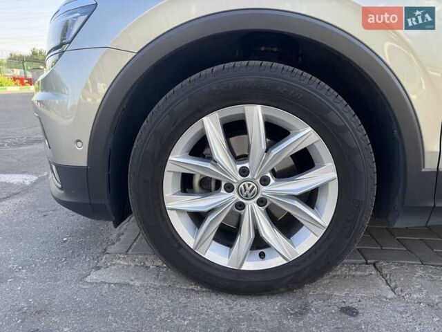 Серый Фольксваген Тигуан, объемом двигателя 1.97 л и пробегом 111 тыс. км за 32000 $, фото 22 на Automoto.ua