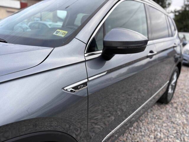 Серый Фольксваген Тигуан, объемом двигателя 2 л и пробегом 100 тыс. км за 24999 $, фото 5 на Automoto.ua