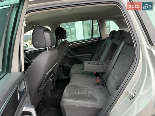 Серый Фольксваген Тигуан, объемом двигателя 2 л и пробегом 87 тыс. км за 23900 $, фото 74 на Automoto.ua
