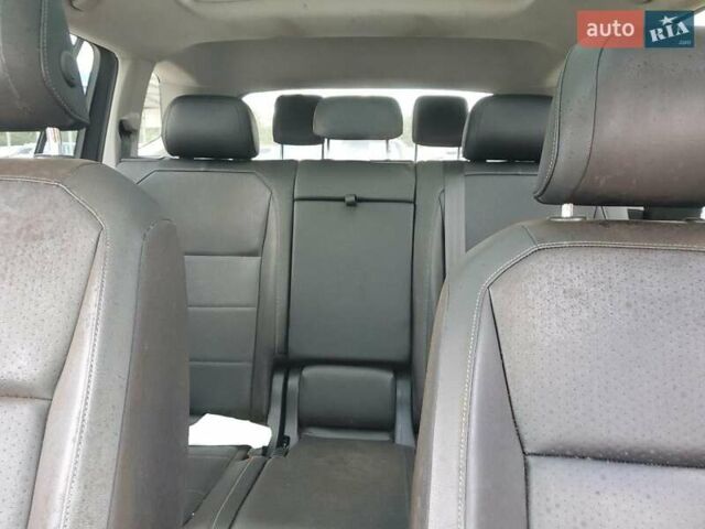 Серый Фольксваген Тигуан, объемом двигателя 2 л и пробегом 104 тыс. км за 4200 $, фото 9 на Automoto.ua