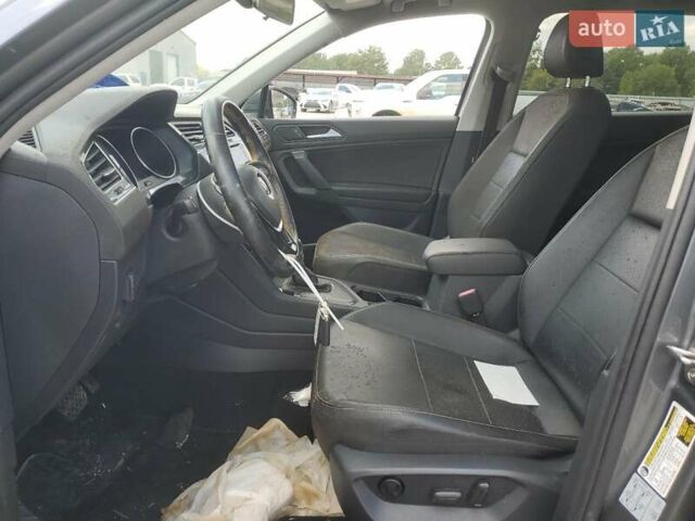 Серый Фольксваген Тигуан, объемом двигателя 2 л и пробегом 104 тыс. км за 4200 $, фото 6 на Automoto.ua