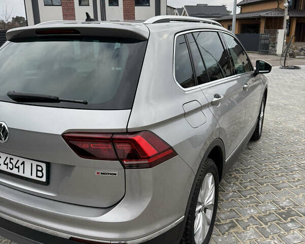 Серый Фольксваген Тигуан, объемом двигателя 2 л и пробегом 87 тыс. км за 23900 $, фото 34 на Automoto.ua