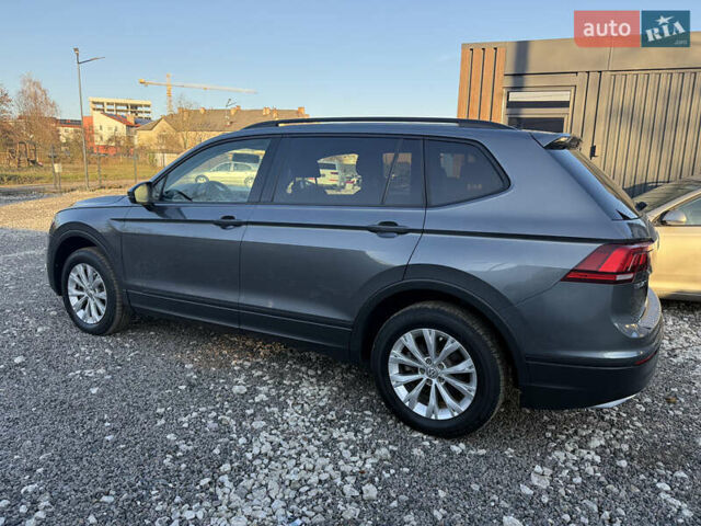Серый Фольксваген Тигуан, объемом двигателя 2 л и пробегом 121 тыс. км за 16300 $, фото 6 на Automoto.ua