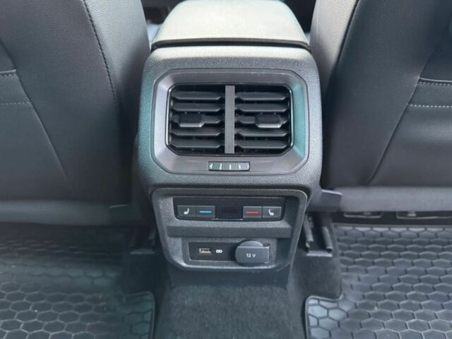 Серый Фольксваген Тигуан, объемом двигателя 2 л и пробегом 74 тыс. км за 17900 $, фото 6 на Automoto.ua