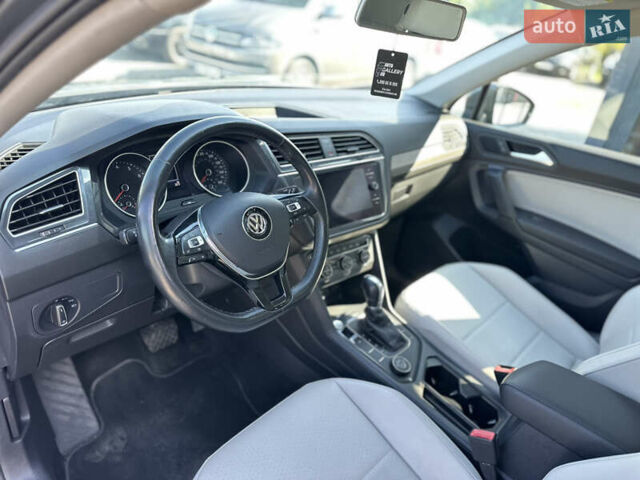 Сірий Фольксваген Тігуан, об'ємом двигуна 2 л та пробігом 122 тис. км за 17488 $, фото 7 на Automoto.ua