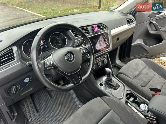 Сірий Фольксваген Тігуан, об'ємом двигуна 1.98 л та пробігом 181 тис. км за 27800 $, фото 6 на Automoto.ua
