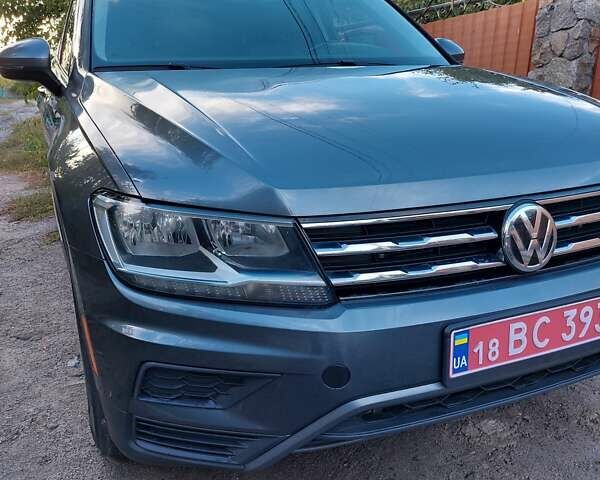 Сірий Фольксваген Тігуан, об'ємом двигуна 0 л та пробігом 251 тис. км за 17000 $, фото 10 на Automoto.ua