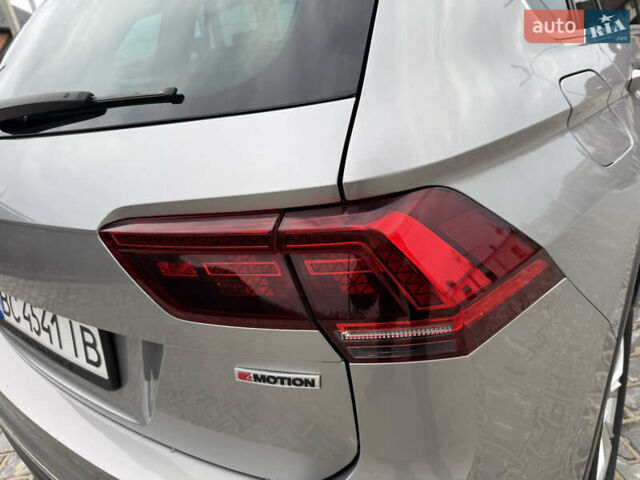 Серый Фольксваген Тигуан, объемом двигателя 2 л и пробегом 87 тыс. км за 23900 $, фото 35 на Automoto.ua