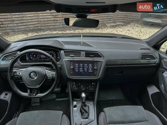 Сірий Фольксваген Тігуан, об'ємом двигуна 1.98 л та пробігом 230 тис. км за 27700 $, фото 4 на Automoto.ua