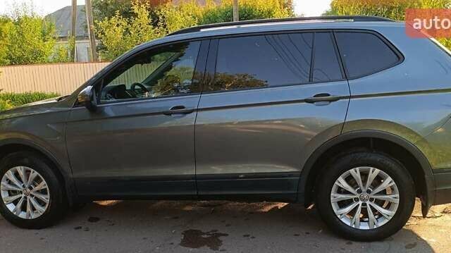 Сірий Фольксваген Тігуан, об'ємом двигуна 1.98 л та пробігом 52 тис. км за 19500 $, фото 3 на Automoto.ua