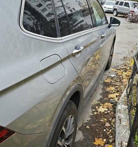 Серый Фольксваген Тигуан, объемом двигателя 1.98 л и пробегом 99 тыс. км за 20800 $, фото 1 на Automoto.ua