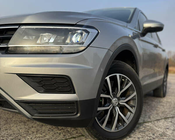 Серый Фольксваген Тигуан, объемом двигателя 1.98 л и пробегом 110 тыс. км за 17900 $, фото 57 на Automoto.ua