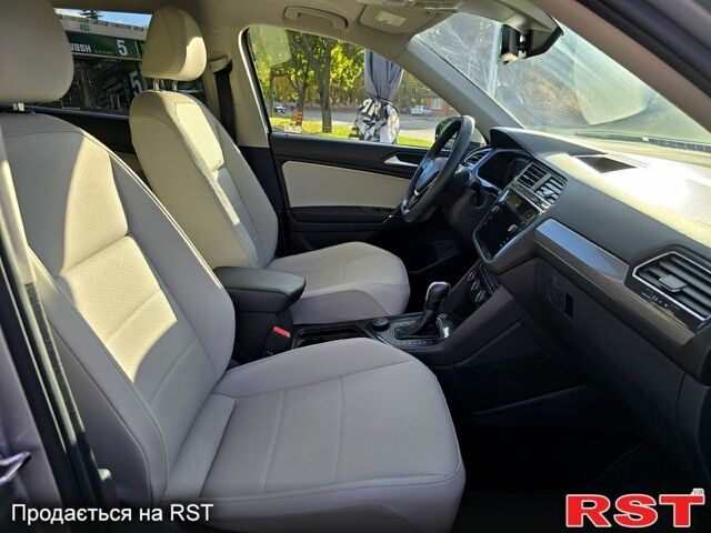 Сірий Фольксваген Тігуан, об'ємом двигуна 2 л та пробігом 147 тис. км за 21950 $, фото 10 на Automoto.ua