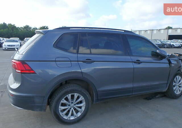 Сірий Фольксваген Тігуан, об'ємом двигуна 2 л та пробігом 74 тис. км за 11390 $, фото 22 на Automoto.ua