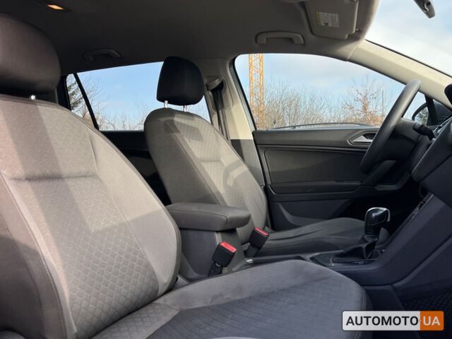 Сірий Фольксваген Тігуан, об'ємом двигуна 2 л та пробігом 136 тис. км за 19300 $, фото 10 на Automoto.ua