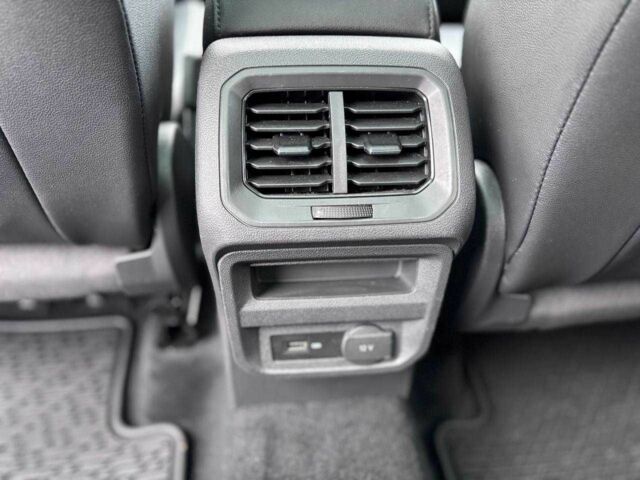 Серый Фольксваген Тигуан, объемом двигателя 2 л и пробегом 100 тыс. км за 24999 $, фото 17 на Automoto.ua