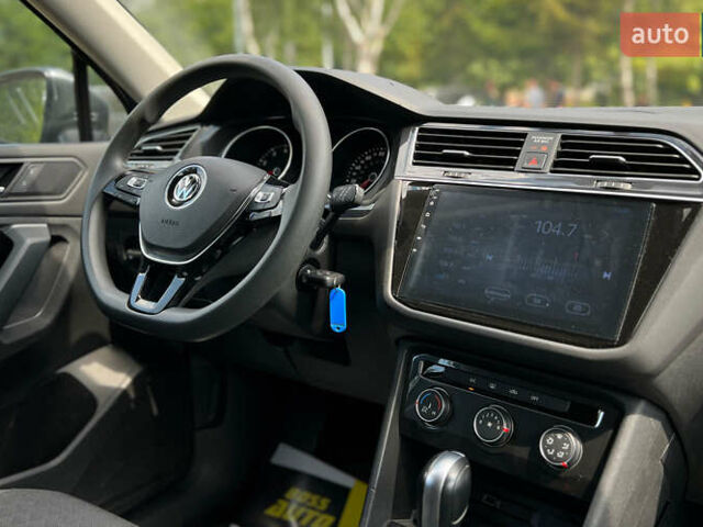 Серый Фольксваген Тигуан, объемом двигателя 2 л и пробегом 53 тыс. км за 19650 $, фото 12 на Automoto.ua