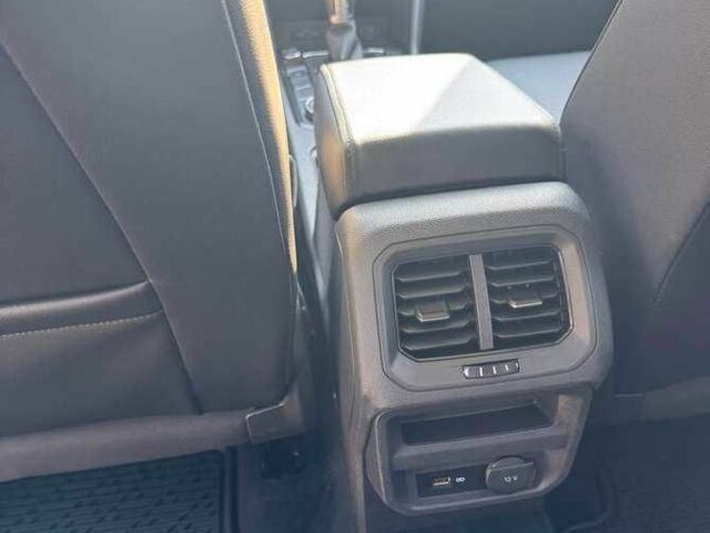 Сірий Фольксваген Тігуан, об'ємом двигуна 2 л та пробігом 103 тис. км за 13000 $, фото 11 на Automoto.ua