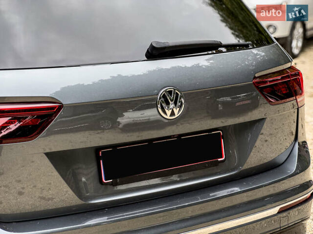 Сірий Фольксваген Тігуан, об'ємом двигуна 1.98 л та пробігом 230 тис. км за 27700 $, фото 50 на Automoto.ua
