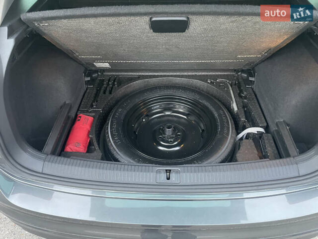 Серый Фольксваген Тигуан, объемом двигателя 1.97 л и пробегом 195 тыс. км за 28000 $, фото 28 на Automoto.ua