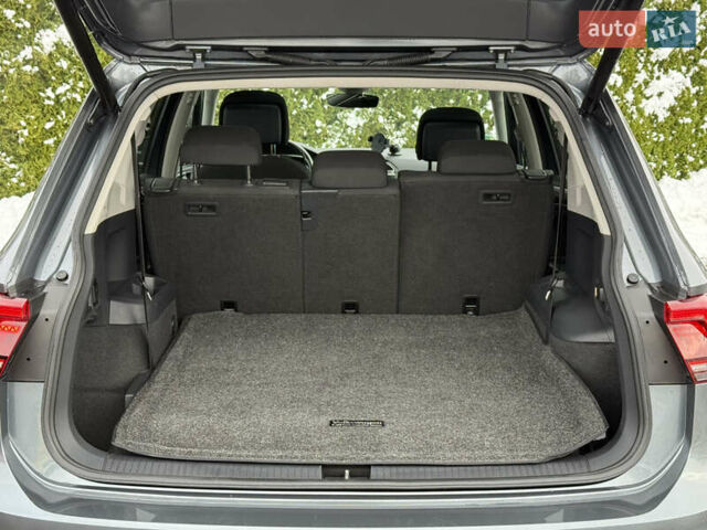 Серый Фольксваген Тигуан, объемом двигателя 2 л и пробегом 241 тыс. км за 26999 $, фото 64 на Automoto.ua