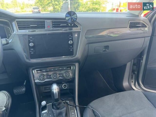 Серый Фольксваген Тигуан, объемом двигателя 1.97 л и пробегом 111 тыс. км за 32000 $, фото 5 на Automoto.ua