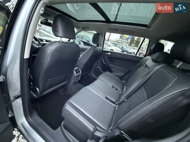 Сірий Фольксваген Тігуан, об'ємом двигуна 2 л та пробігом 62 тис. км за 21500 $, фото 43 на Automoto.ua