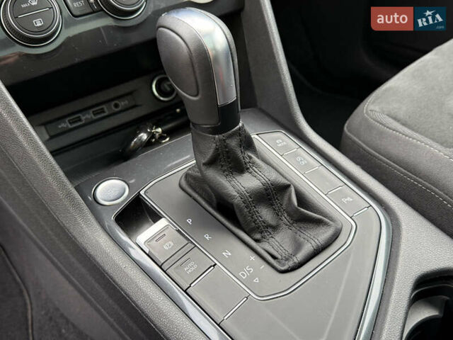 Серый Фольксваген Тигуан, объемом двигателя 2 л и пробегом 241 тыс. км за 26999 $, фото 82 на Automoto.ua