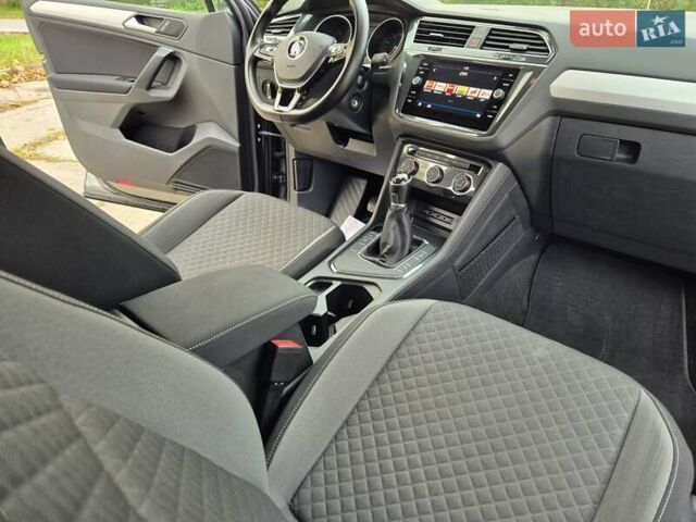 Серый Фольксваген Тигуан, объемом двигателя 1.98 л и пробегом 118 тыс. км за 20999 $, фото 29 на Automoto.ua