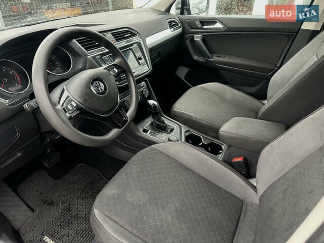 Серый Фольксваген Тигуан, объемом двигателя 2 л и пробегом 208 тыс. км за 12999 $, фото 15 на Automoto.ua