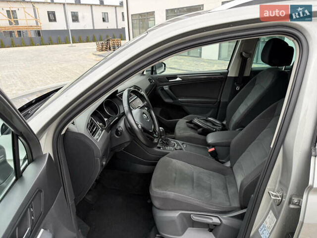 Серый Фольксваген Тигуан, объемом двигателя 2 л и пробегом 87 тыс. км за 23900 $, фото 59 на Automoto.ua