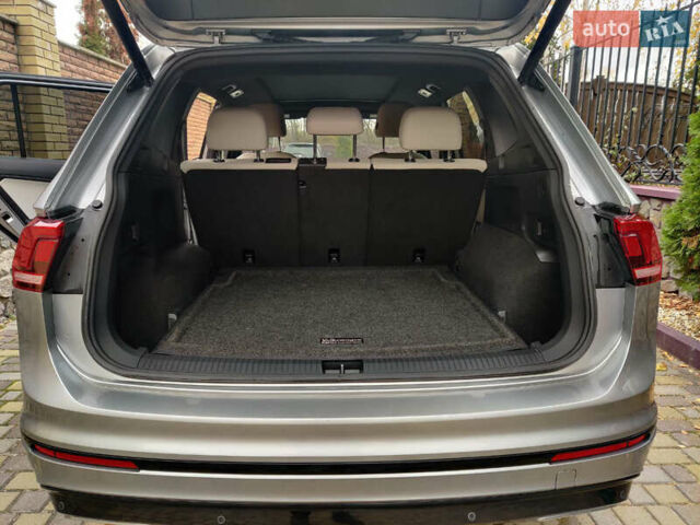 Серый Фольксваген Тигуан, объемом двигателя 2 л и пробегом 298 тыс. км за 17500 $, фото 14 на Automoto.ua