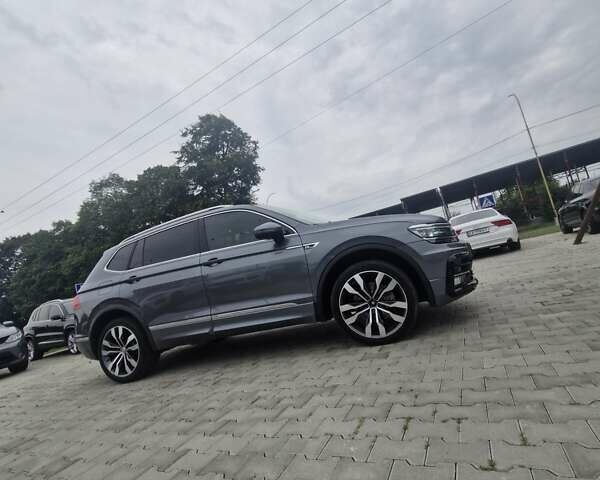 Серый Фольксваген Тигуан, объемом двигателя 2 л и пробегом 213 тыс. км за 21800 $, фото 40 на Automoto.ua