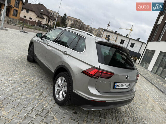 Серый Фольксваген Тигуан, объемом двигателя 2 л и пробегом 87 тыс. км за 23900 $, фото 44 на Automoto.ua