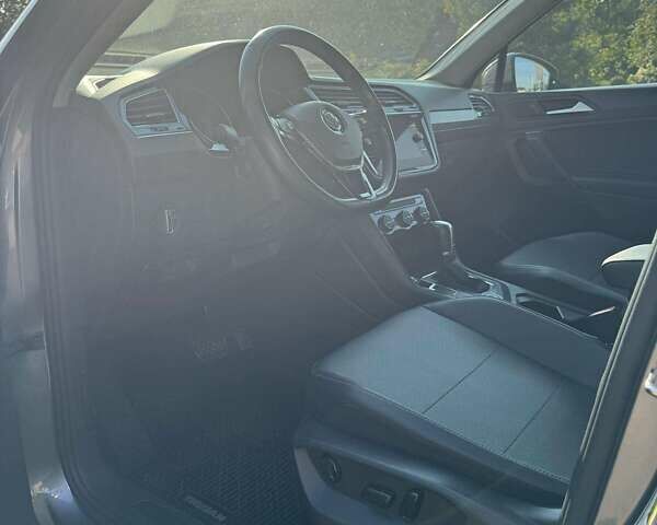 Серый Фольксваген Тигуан, объемом двигателя 1.98 л и пробегом 136 тыс. км за 17250 $, фото 9 на Automoto.ua