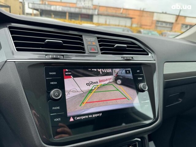 Серый Фольксваген Тигуан, объемом двигателя 2 л и пробегом 80 тыс. км за 20690 $, фото 27 на Automoto.ua