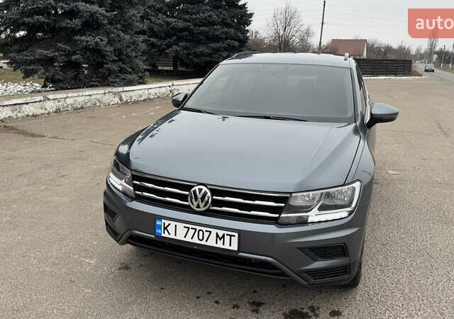 Сірий Фольксваген Тігуан, об'ємом двигуна 1.98 л та пробігом 257 тис. км за 16700 $, фото 8 на Automoto.ua