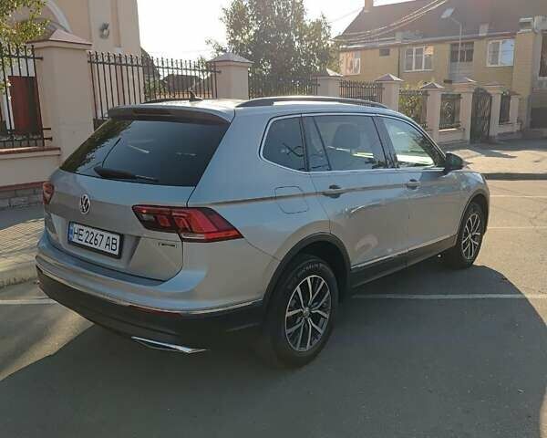 Серый Фольксваген Тигуан, объемом двигателя 2 л и пробегом 49 тыс. км за 19999 $, фото 44 на Automoto.ua