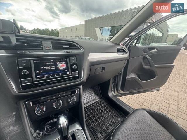 Сірий Фольксваген Тігуан, об'ємом двигуна 1.98 л та пробігом 171 тис. км за 20500 $, фото 9 на Automoto.ua
