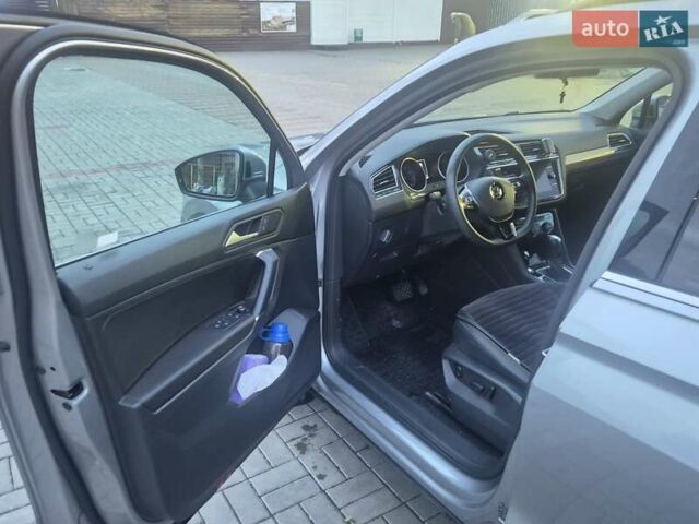 Серый Фольксваген Тигуан, объемом двигателя 1.98 л и пробегом 73 тыс. км за 21000 $, фото 17 на Automoto.ua