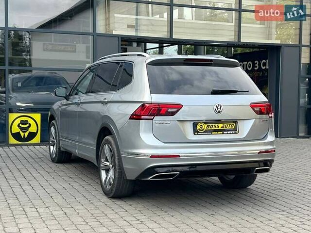 Сірий Фольксваген Тігуан, об'ємом двигуна 2 л та пробігом 40 тис. км за 28200 $, фото 4 на Automoto.ua