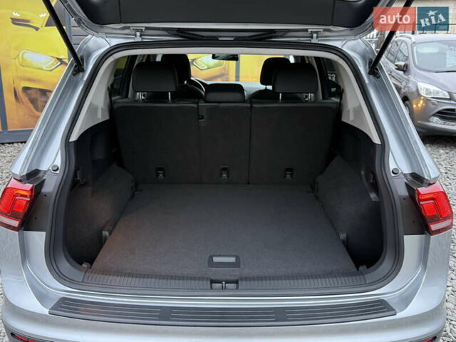 Сірий Фольксваген Тігуан, об'ємом двигуна 2 л та пробігом 62 тис. км за 21500 $, фото 40 на Automoto.ua