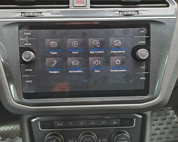 Сірий Фольксваген Тігуан, об'ємом двигуна 2 л та пробігом 77 тис. км за 30900 $, фото 5 на Automoto.ua