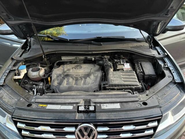 Серый Фольксваген Тигуан, объемом двигателя 2 л и пробегом 96 тыс. км за 10000 $, фото 12 на Automoto.ua