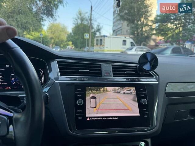 Серый Фольксваген Тигуан, объемом двигателя 1.97 л и пробегом 111 тыс. км за 32000 $, фото 18 на Automoto.ua