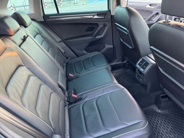 Серый Фольксваген Тигуан, объемом двигателя 2 л и пробегом 74 тыс. км за 17900 $, фото 5 на Automoto.ua