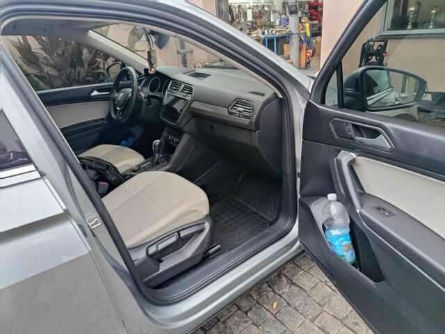 Серый Фольксваген Тигуан, объемом двигателя 2 л и пробегом 109 тыс. км за 21000 $, фото 11 на Automoto.ua